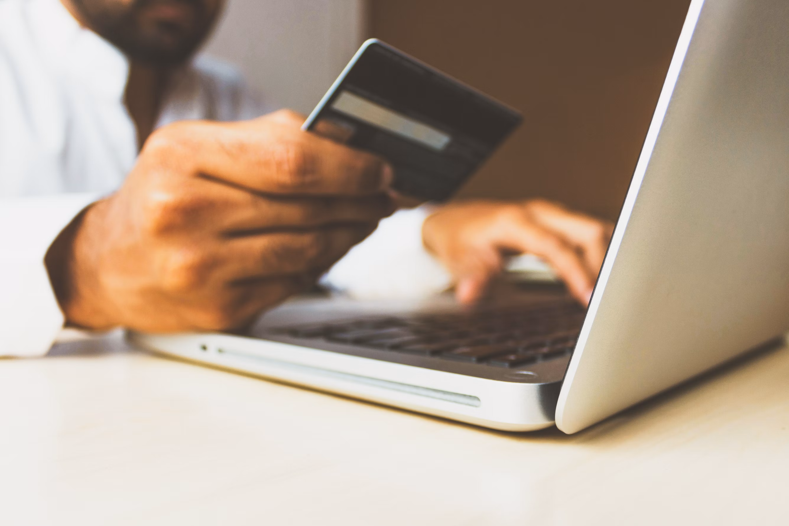 اكتشف الاتجاهات الرئيسية التي تشكل تطوير البرمجيات كخدمة في عام 2024، من الحوسبة السحابية إلى التخصيص المدعوم بالذكاء الاصطناعي والممارسات المستدامة.